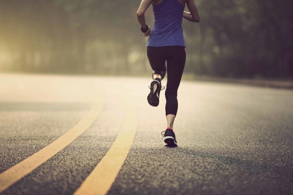 fare jogging per perdere peso sulla pancia e sui fianchi
